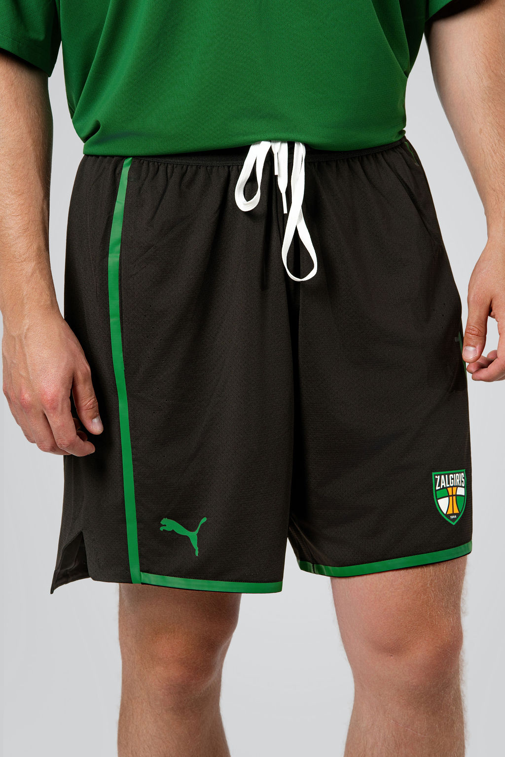 PUMA fundamentals šortai