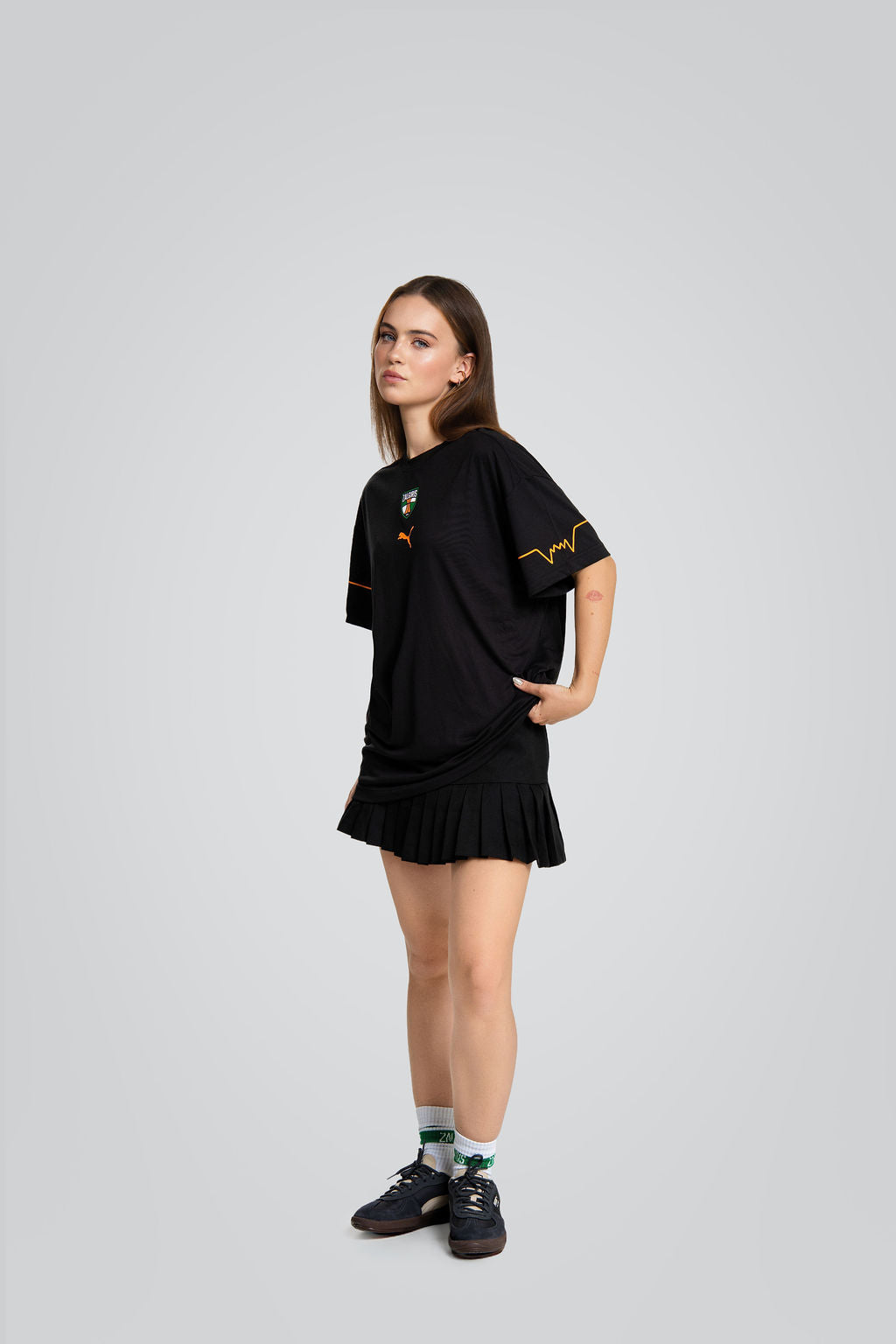 Black short-sleeved T-shirt "Classics"-3