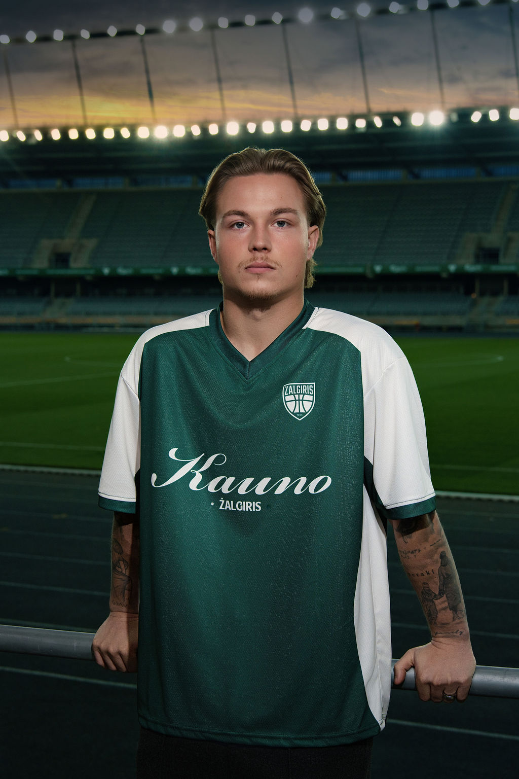 Žali futbolo laisvalaikio marškinėliai-2