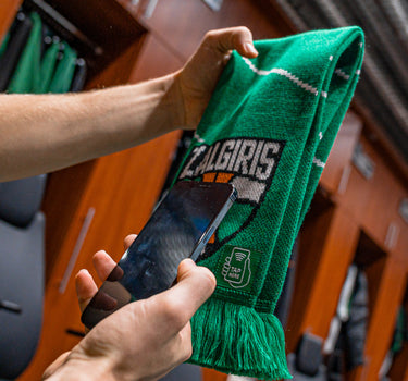 Didelis žalias šalikas „Linijos“ 25/26