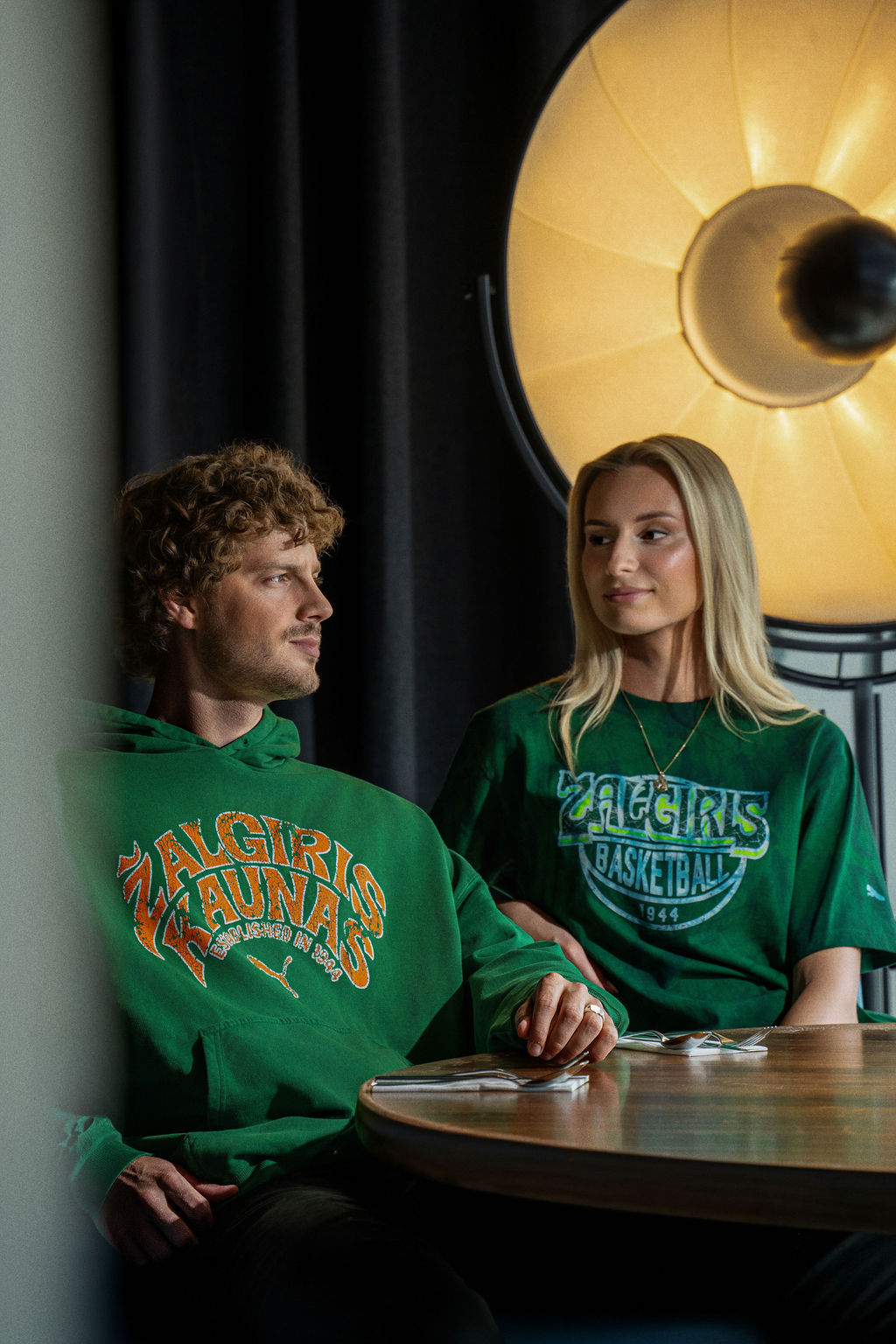 Tamsiai žali PUMA fanwear AOP Tee marškinėliai