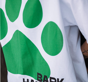 „Žalgiris X Penkta koja“ balti marškinėliai „Play Hard-Bark Harder“